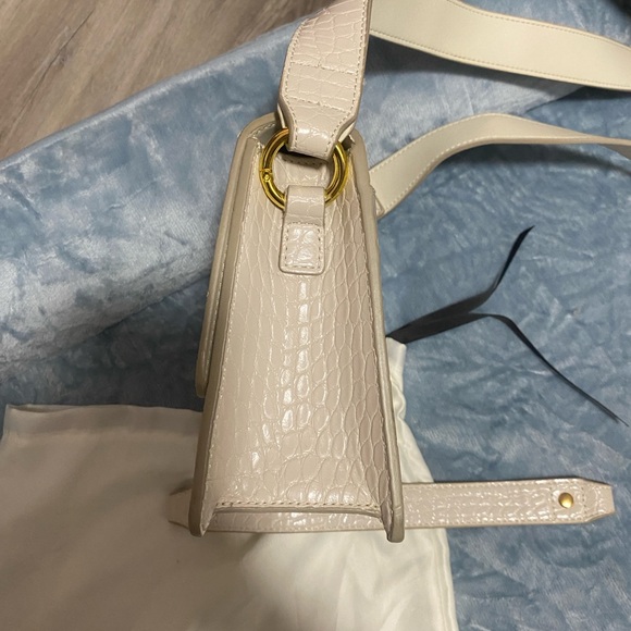 JW PEI Women FAE top handle crossbody - Picture 4 of 9